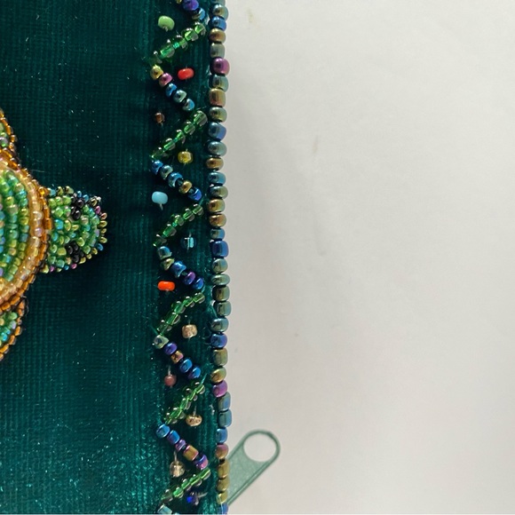 Dazzling Zippered Green Velvet Beaded Turtle Coin Purse Wallet - Picture 3 of 7